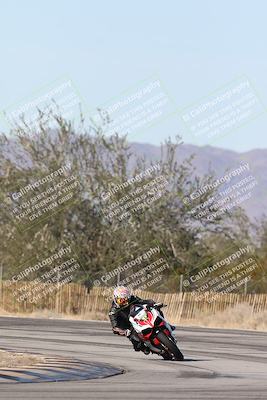 media/Dec-01-2025-Moto Forza (Mon) [[2daa91e15f]]/3-Beginner Group/Session 3 (Turn 3)/